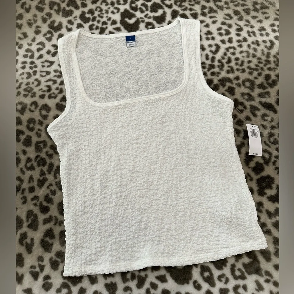 Old Navy Square Neck Textured Tank Top in White Lillies Size Small Women’s